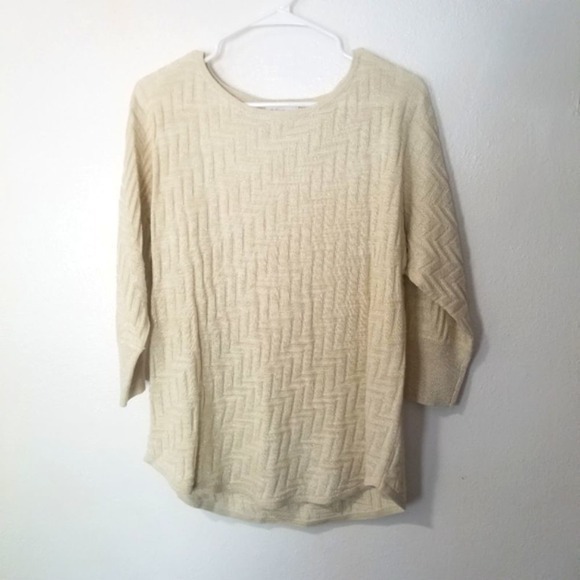 Jaclyn Smith cream sweater size M - Picture 1 of 3